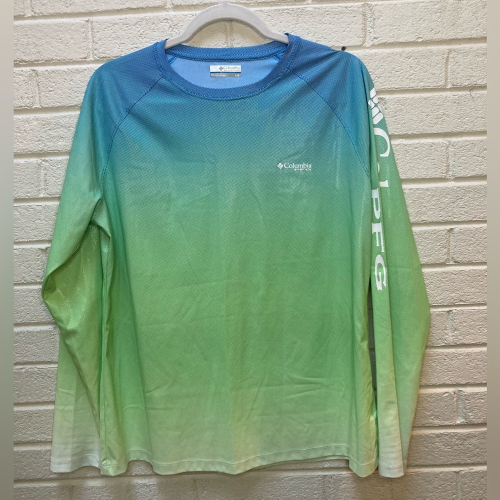Women’s large Columbia PFG ombré shirt